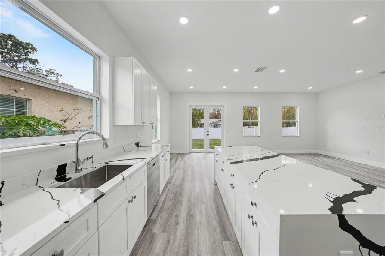 5240 66th Way N, Saint Petersburg, FL 33709 Photo