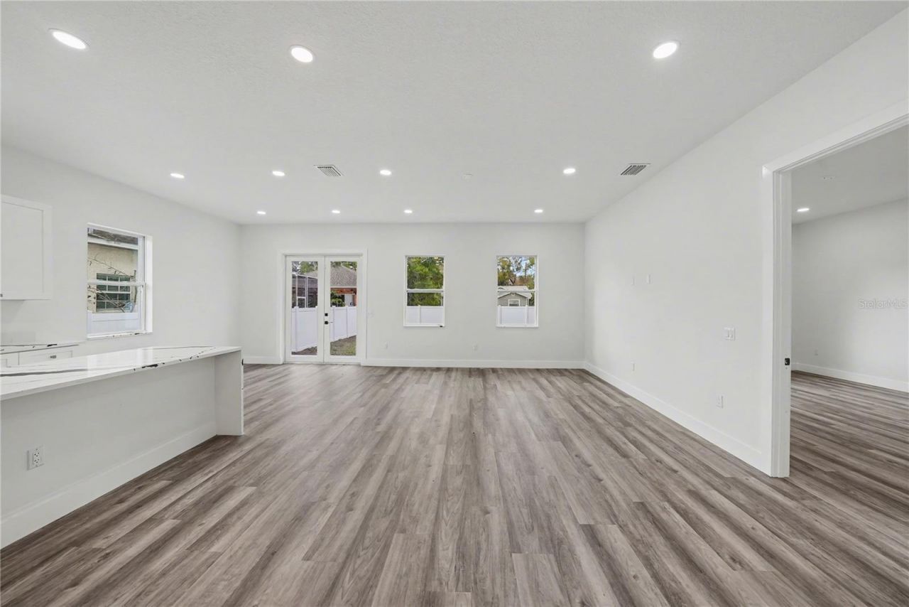 5240 66th Way N, Saint Petersburg, FL 33709 Photo