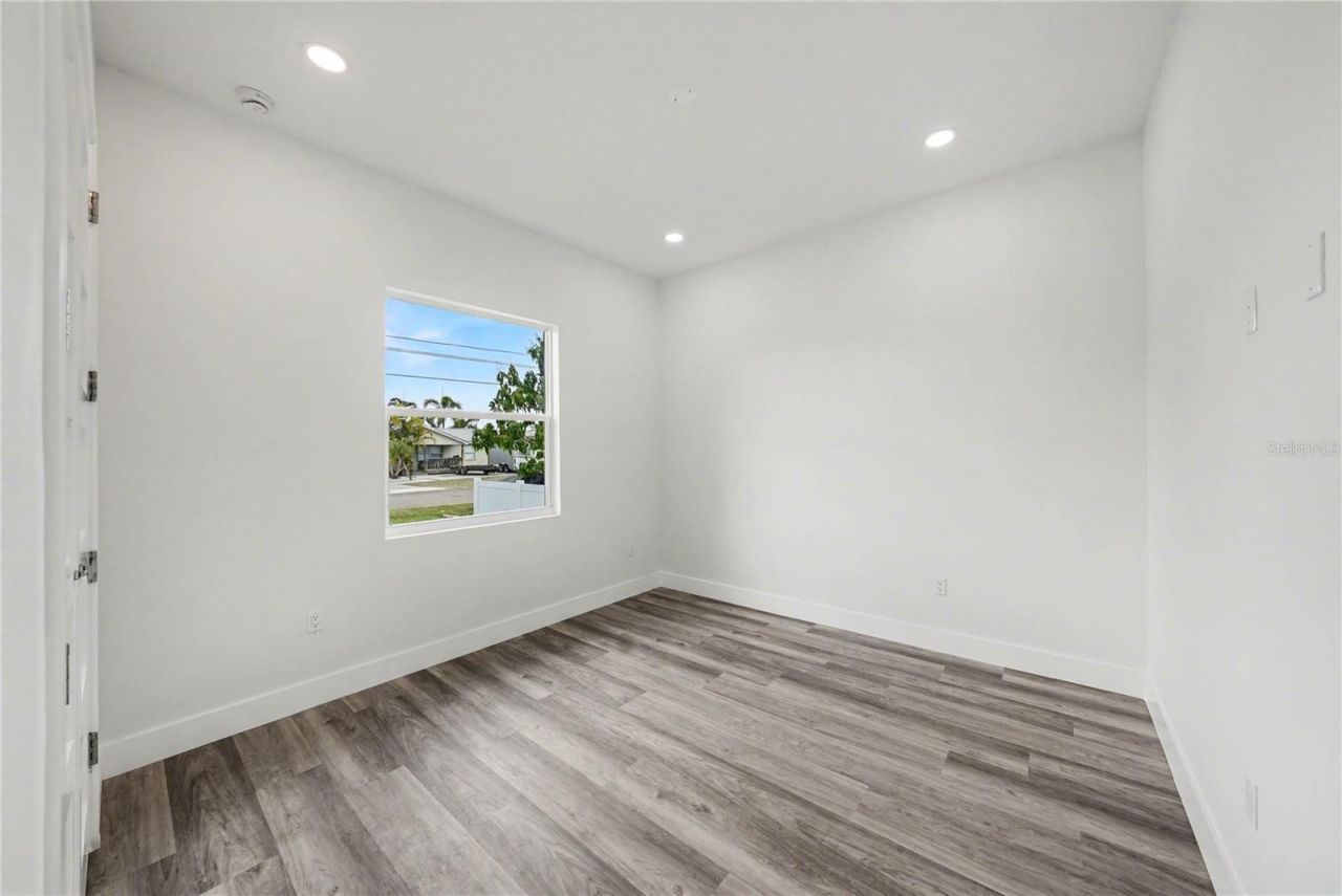 5240 66th Way N, Saint Petersburg, FL 33709 Photo