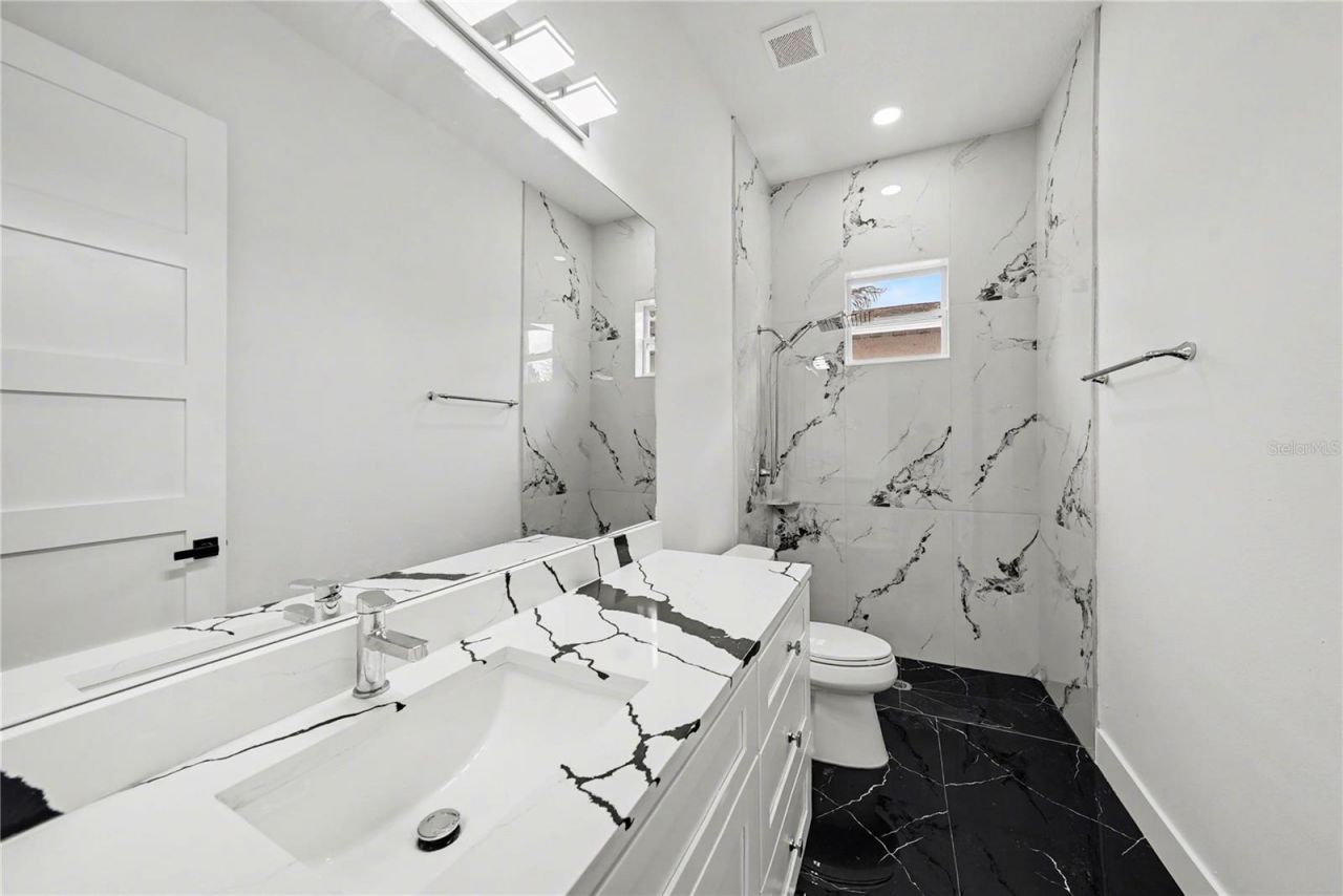 5240 66th Way N, Saint Petersburg, FL 33709 Photo