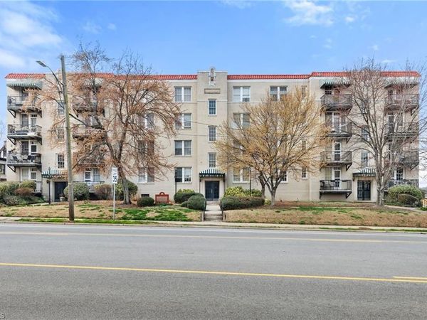 1013 N Elm Street, Unit B6, Greensboro, NC 27401