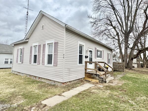 914 Warren Street , Defiance, OH 43512