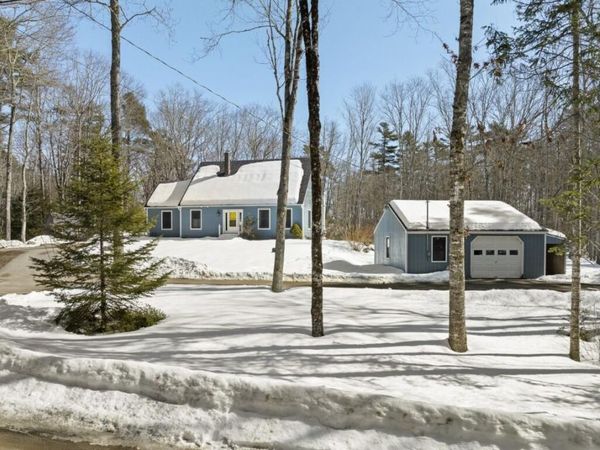 35 Old Farm Road, Nobleboro, ME 04555