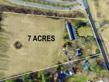 36169 E LOUDOUN STREET , ROUND HILL, VA 20141