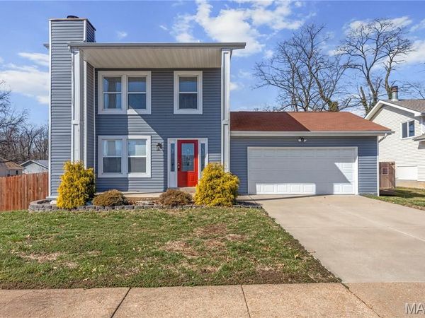 11811 7 Hills Drive, Florissant, MO 63033