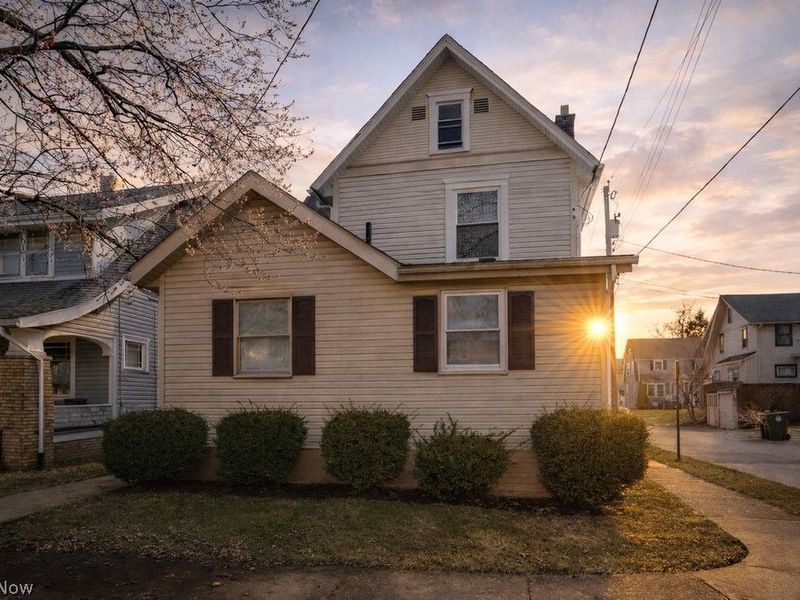 3114 2nd Street NW, Canton, OH 44708 Photo 2