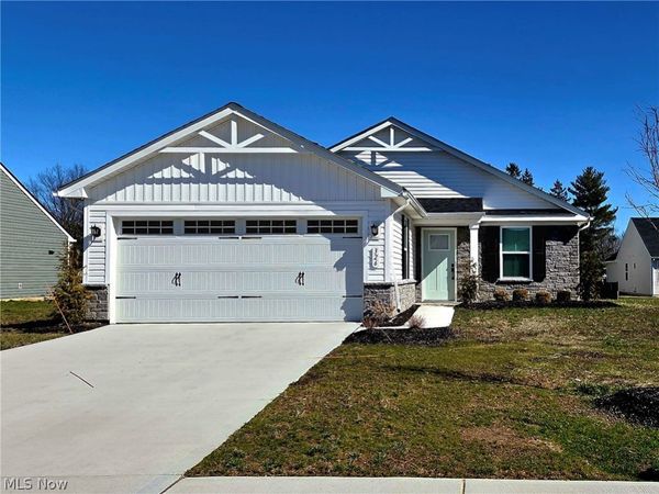 326 Ridgewater Drive , Elyria, OH 44035