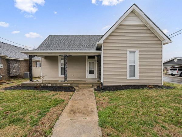 435 N Main Street , Smiths Grove, KY 42171