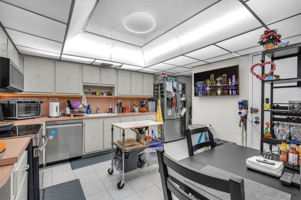 600 NE Three Islands Blvd, Unit 1021, Hallandale Beach, FL 33009 Photo