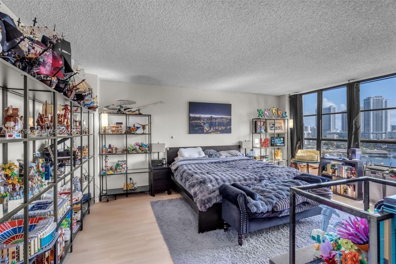 600 NE Three Islands Blvd, Unit 1021, Hallandale Beach, FL 33009 Photo