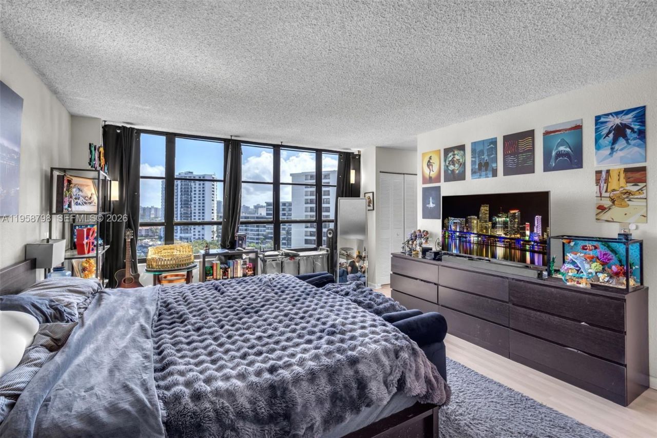 600 NE Three Islands Blvd, Unit 1021, Hallandale Beach, FL 33009 Photo