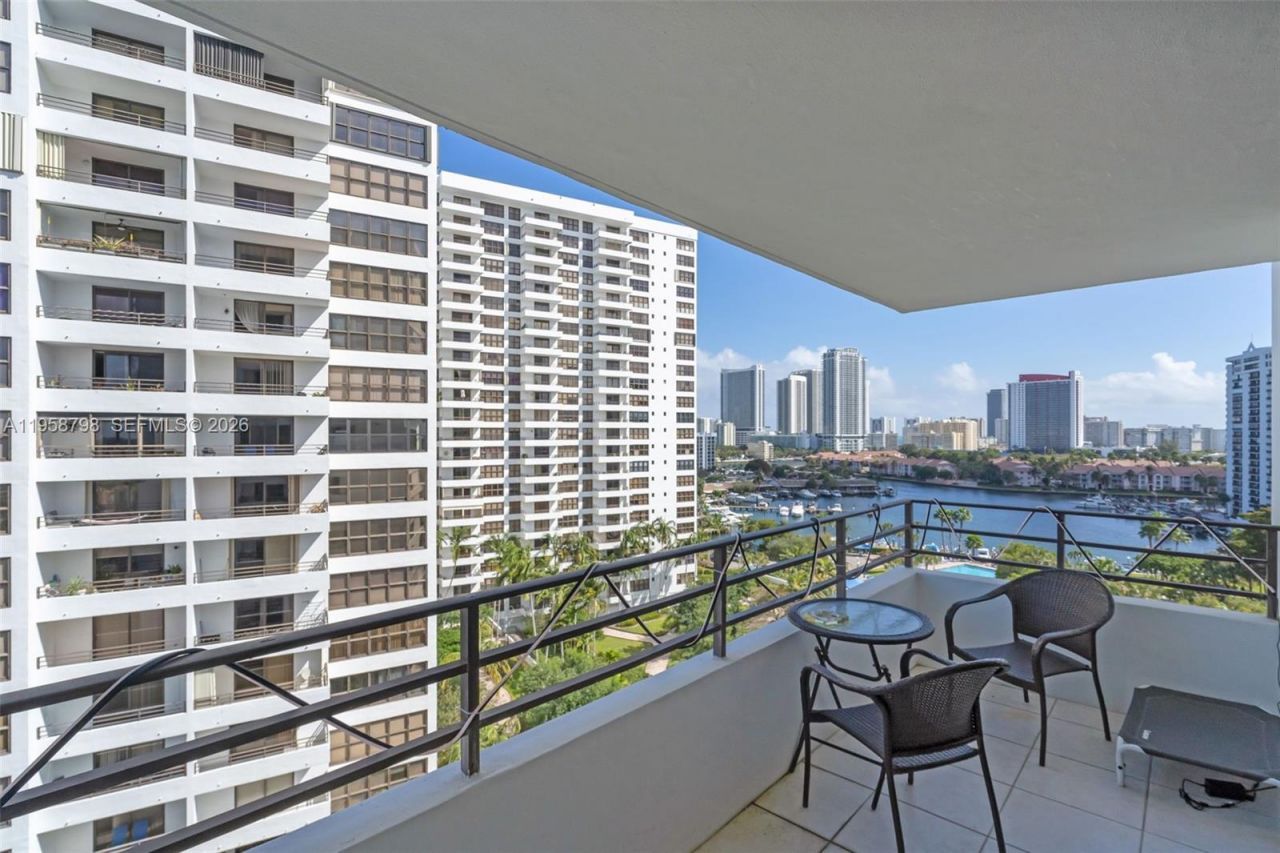600 NE Three Islands Blvd, Unit 1021, Hallandale Beach, FL 33009 Photo
