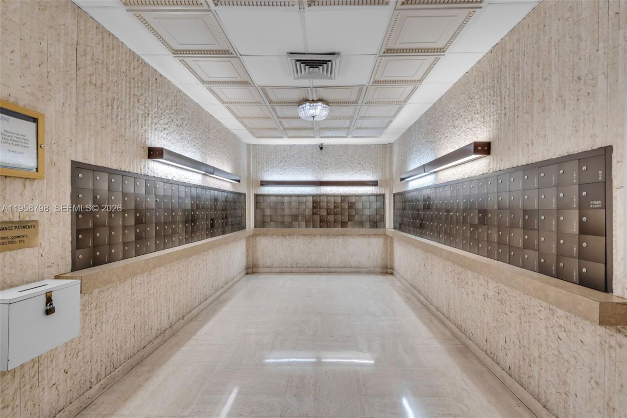 600 NE Three Islands Blvd, Unit 1021, Hallandale Beach, FL 33009 Photo