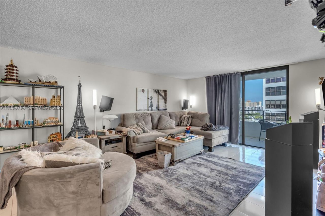 600 NE Three Islands Blvd, Unit 1021, Hallandale Beach, FL 33009 Photo