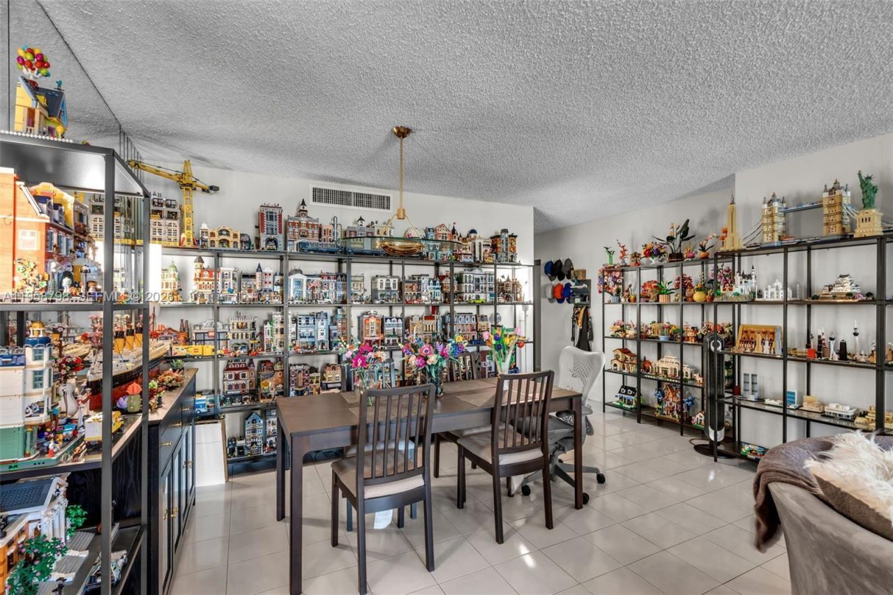 600 NE Three Islands Blvd, Unit 1021, Hallandale Beach, FL 33009 Photo