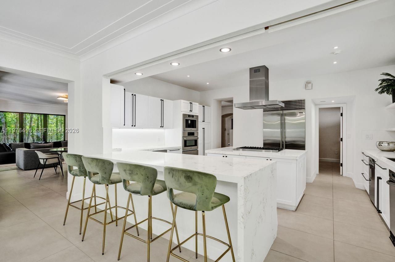 5735 N Bay Rd , Miami Beach, FL 33140 Photo