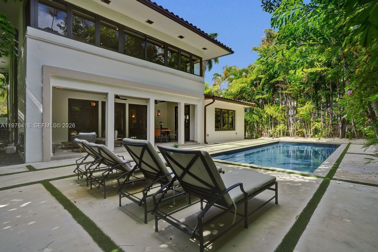 5735 N Bay Rd , Miami Beach, FL 33140 Photo