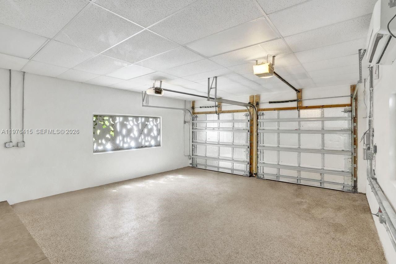 5735 N Bay Rd , Miami Beach, FL 33140 Photo