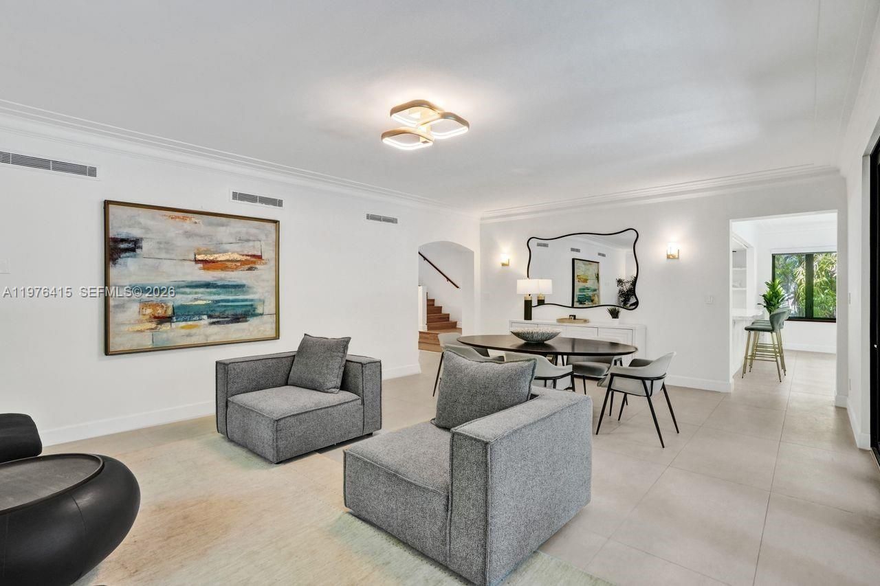 5735 N Bay Rd , Miami Beach, FL 33140 Photo