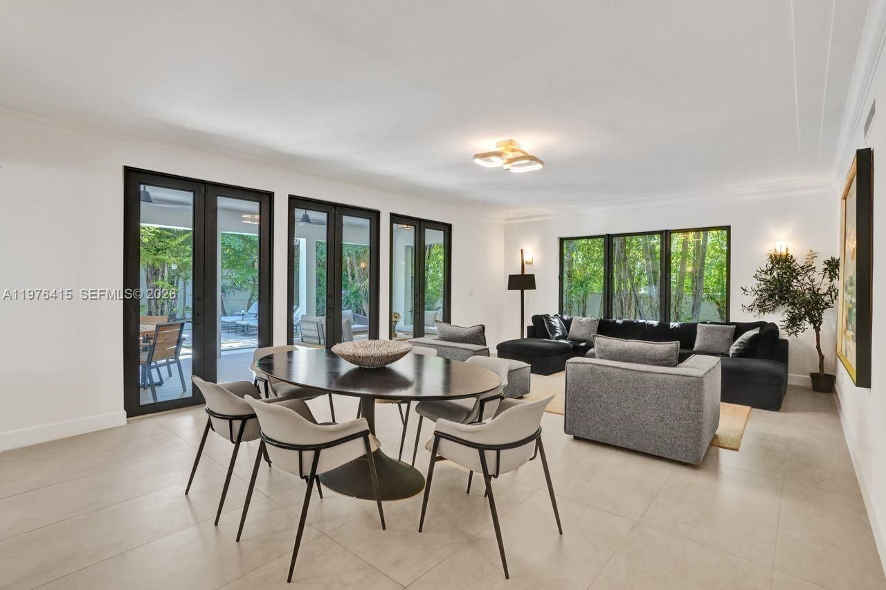 5735 N Bay Rd , Miami Beach, FL 33140 Photo