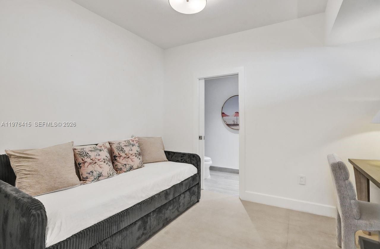 5735 N Bay Rd , Miami Beach, FL 33140 Photo