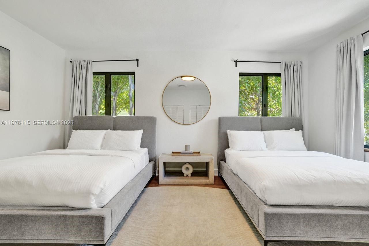 5735 N Bay Rd , Miami Beach, FL 33140 Photo