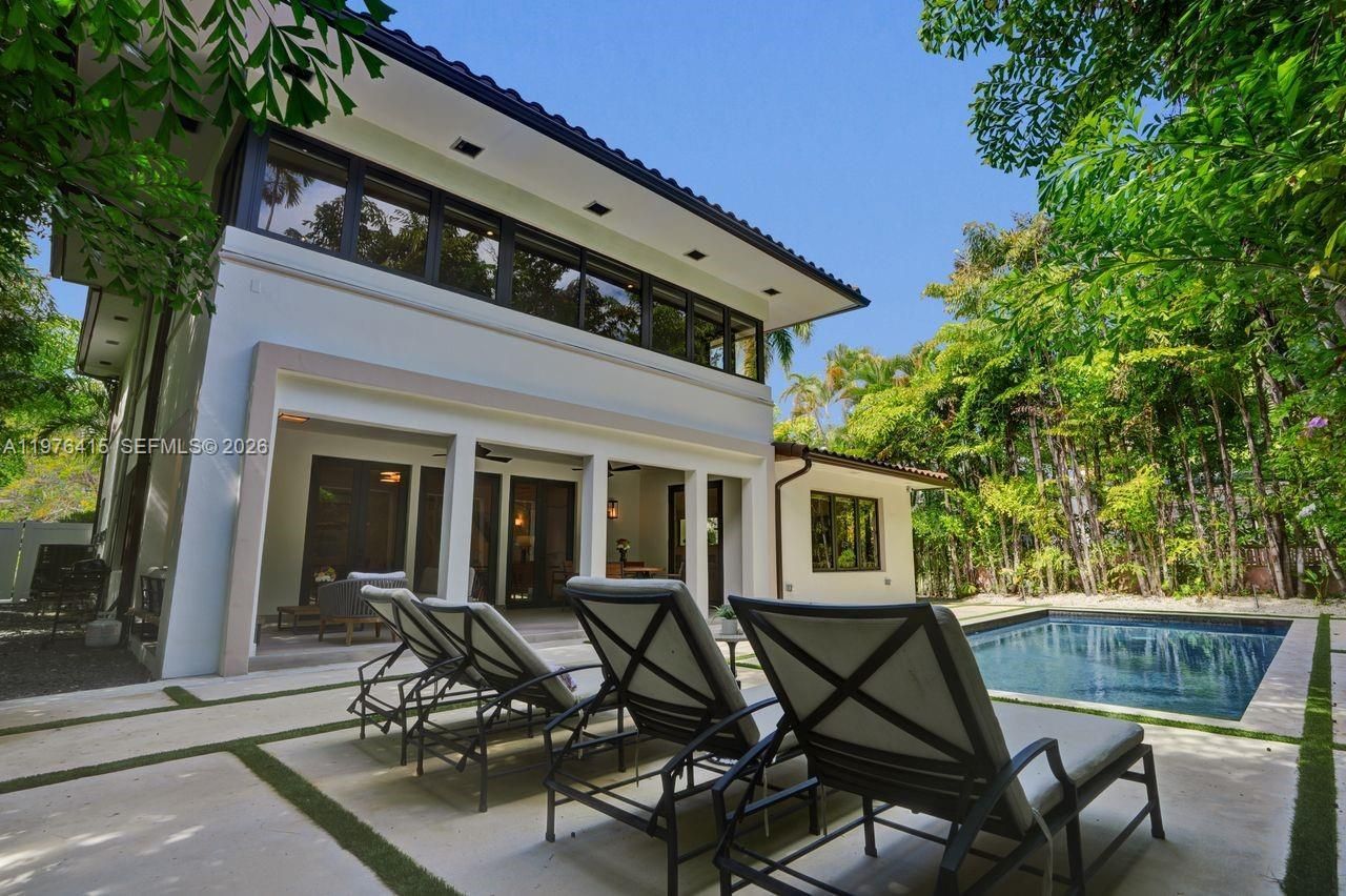 5735 N Bay Rd , Miami Beach, FL 33140 Photo