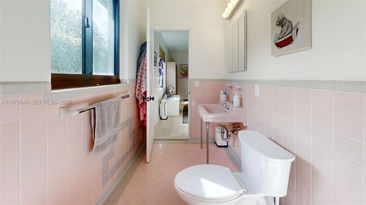 1131 NE 97th St, Miami Shores, FL 33138 Photo