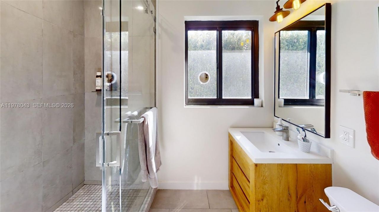 1131 NE 97th St, Miami Shores, FL 33138 Photo