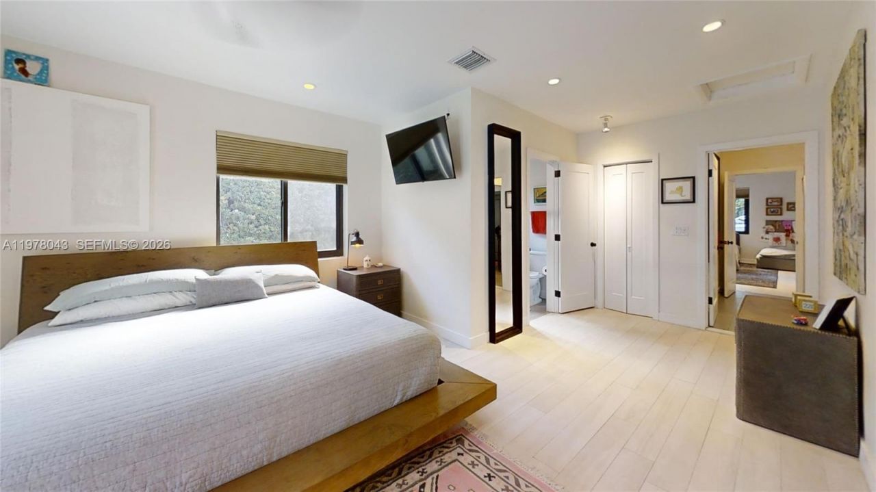 1131 NE 97th St, Miami Shores, FL 33138 Photo