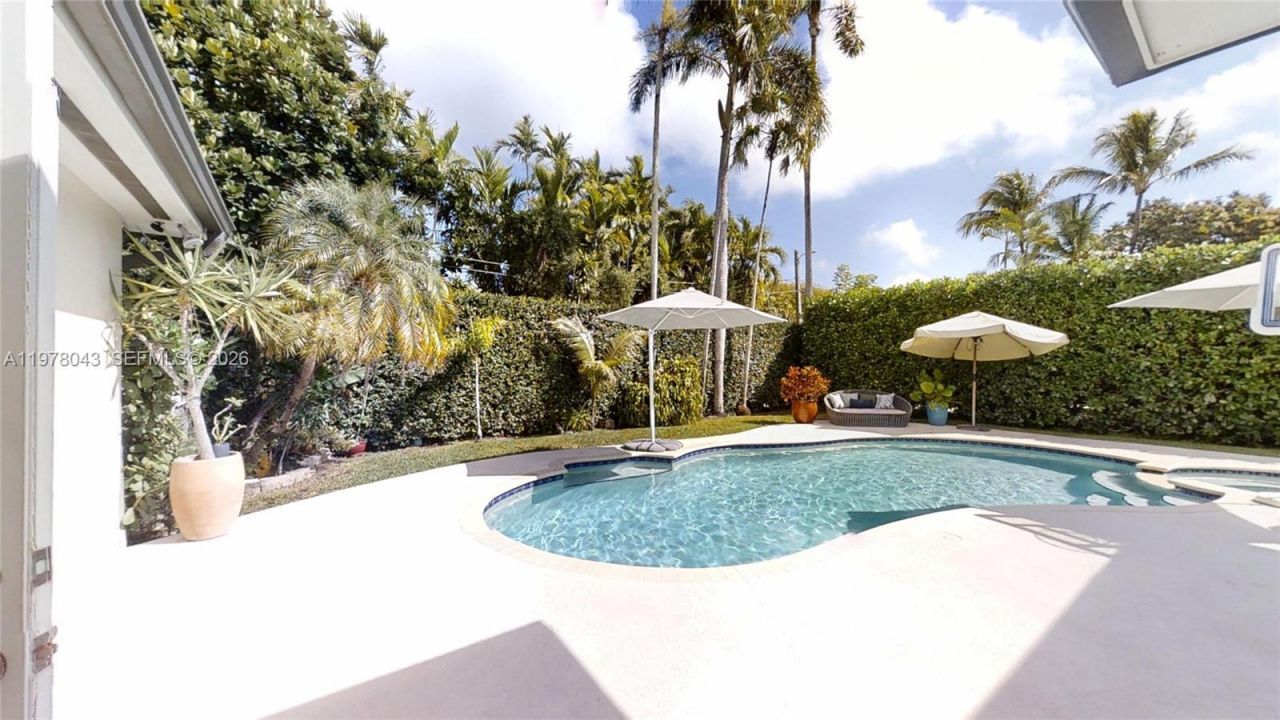 1131 NE 97th St, Miami Shores, FL 33138 Photo