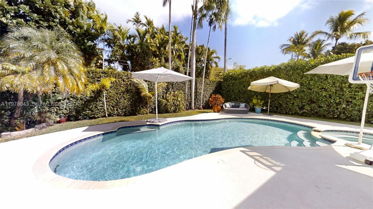 1131 NE 97th St, Miami Shores, FL 33138 Photo