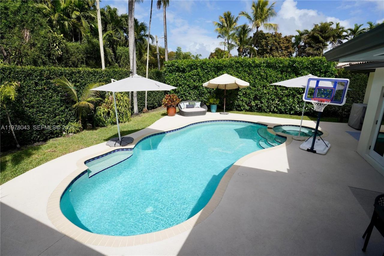 1131 NE 97th St, Miami Shores, FL 33138 Photo