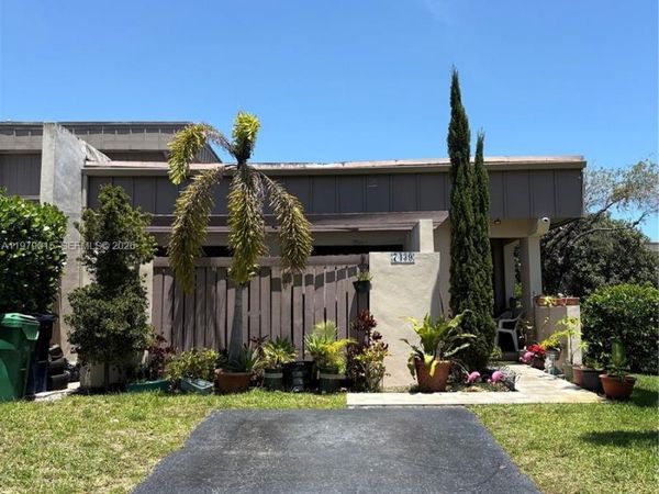 7439 SW 106th Ct, Miami, FL 33173