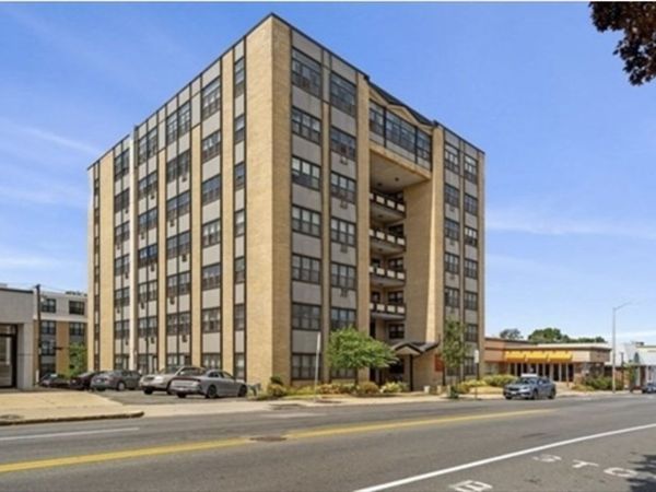 340 Main St, Unit 204, Melrose, MA 02176