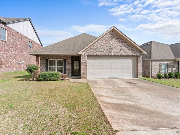 7713 The Terrace Parkway, Northport, AL 35473