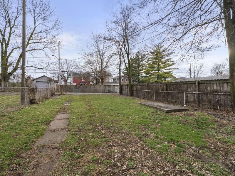 653 E Gates Street , Columbus, OH 43206 Photo 25