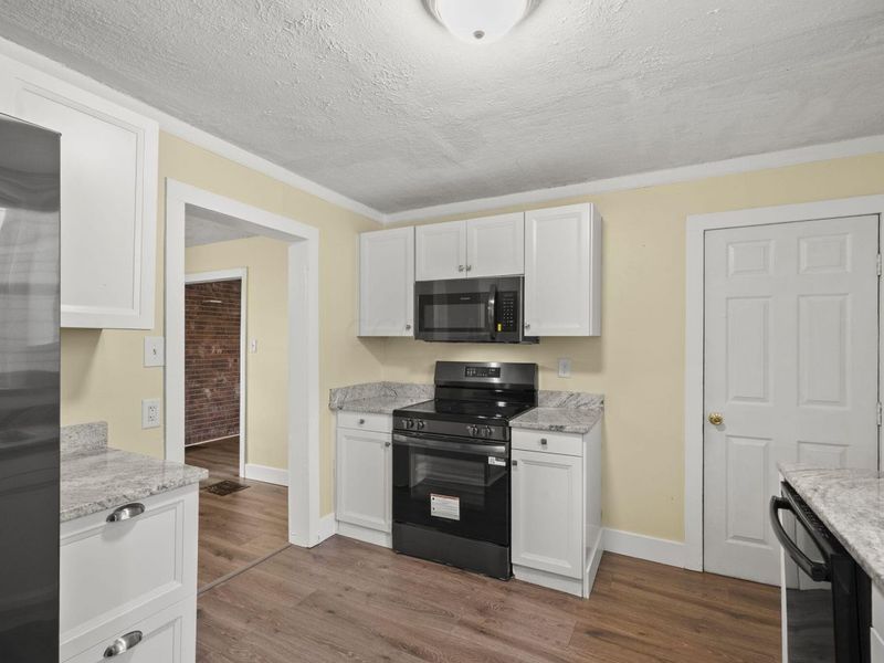 653 E Gates Street , Columbus, OH 43206 Photo 4