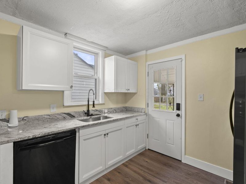 653 E Gates Street , Columbus, OH 43206 Photo 6