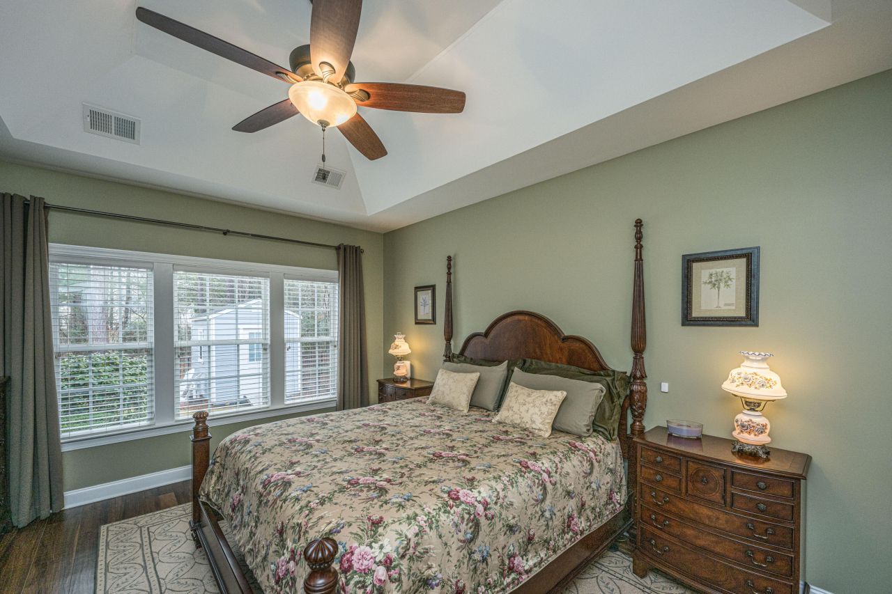 102 Amen Corner Photo 11