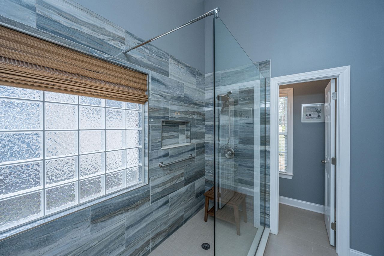 102 Amen Corner Photo 12