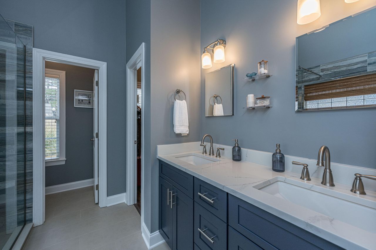 102 Amen Corner Photo 13