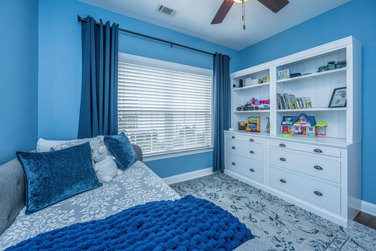 102 Amen Corner Photo 15