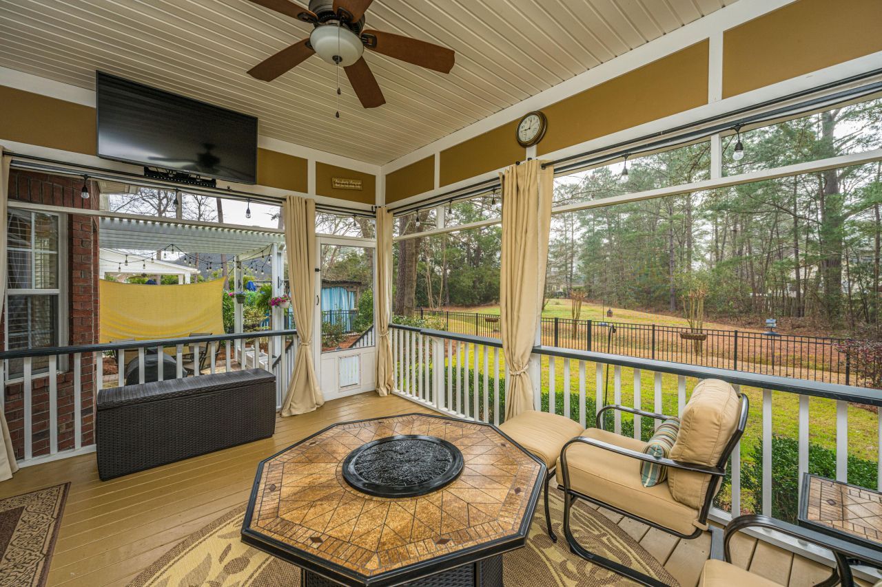 102 Amen Corner Photo 25