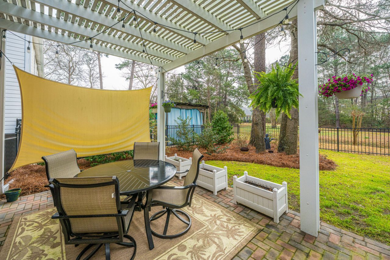 102 Amen Corner Photo 27