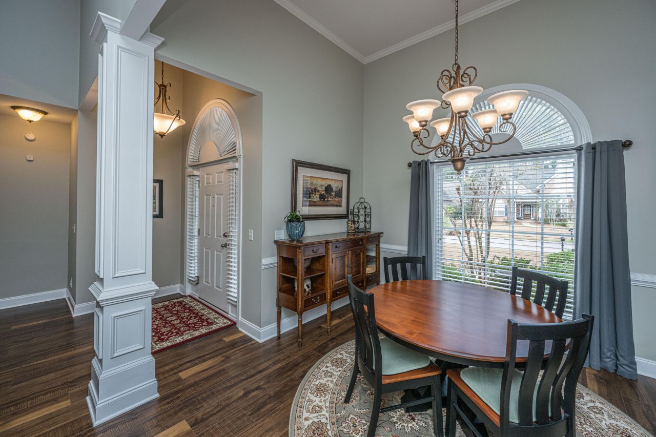 102 Amen Corner Photo 4