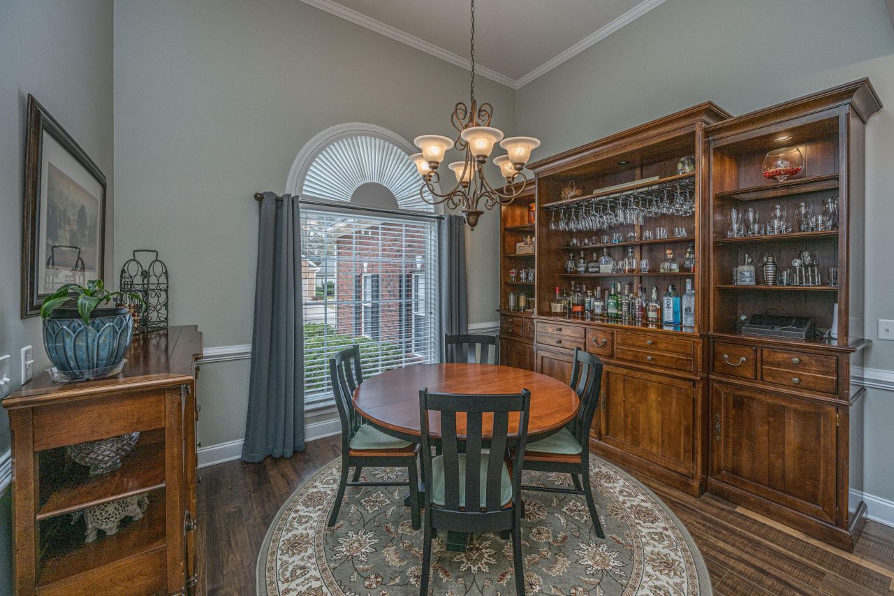 102 Amen Corner Photo 5