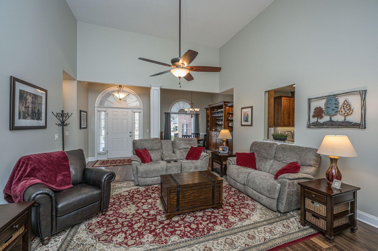 102 Amen Corner Photo 7