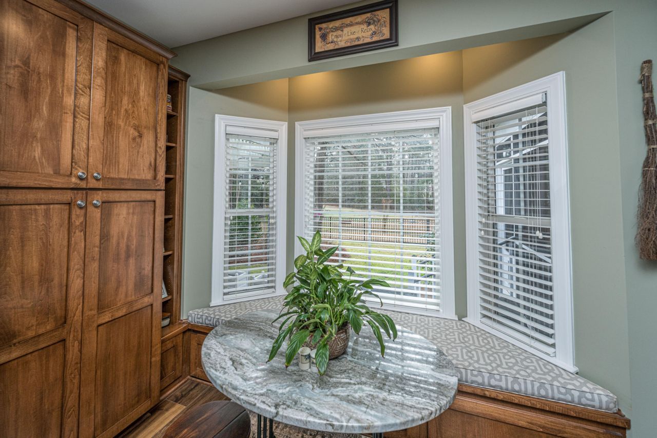 102 Amen Corner Photo 9