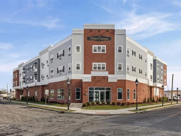 227 4th Avenue , Unit 304C, Bay Shore, NY 11706